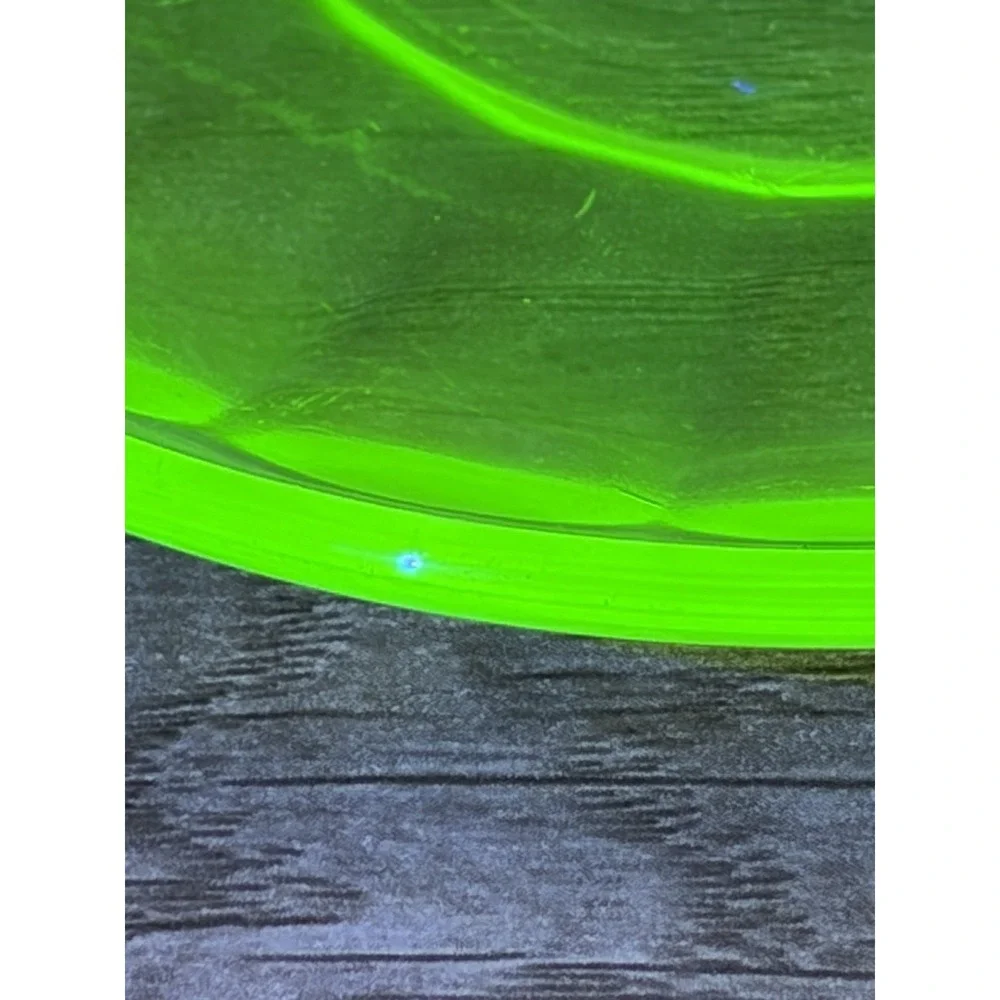 Vintage Federal Depression Glass Glowing Green Uranium Saucer 5.5